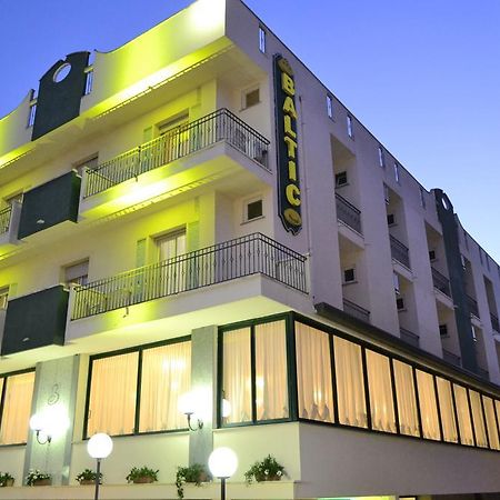 Hotel Baltic Мисано Адриатико Екстериор снимка