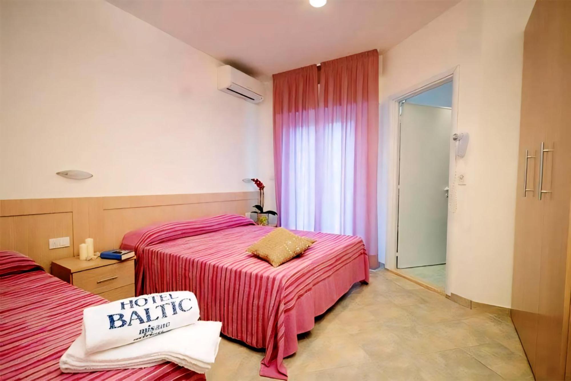 Hotel Baltic Мисано Адриатико Екстериор снимка