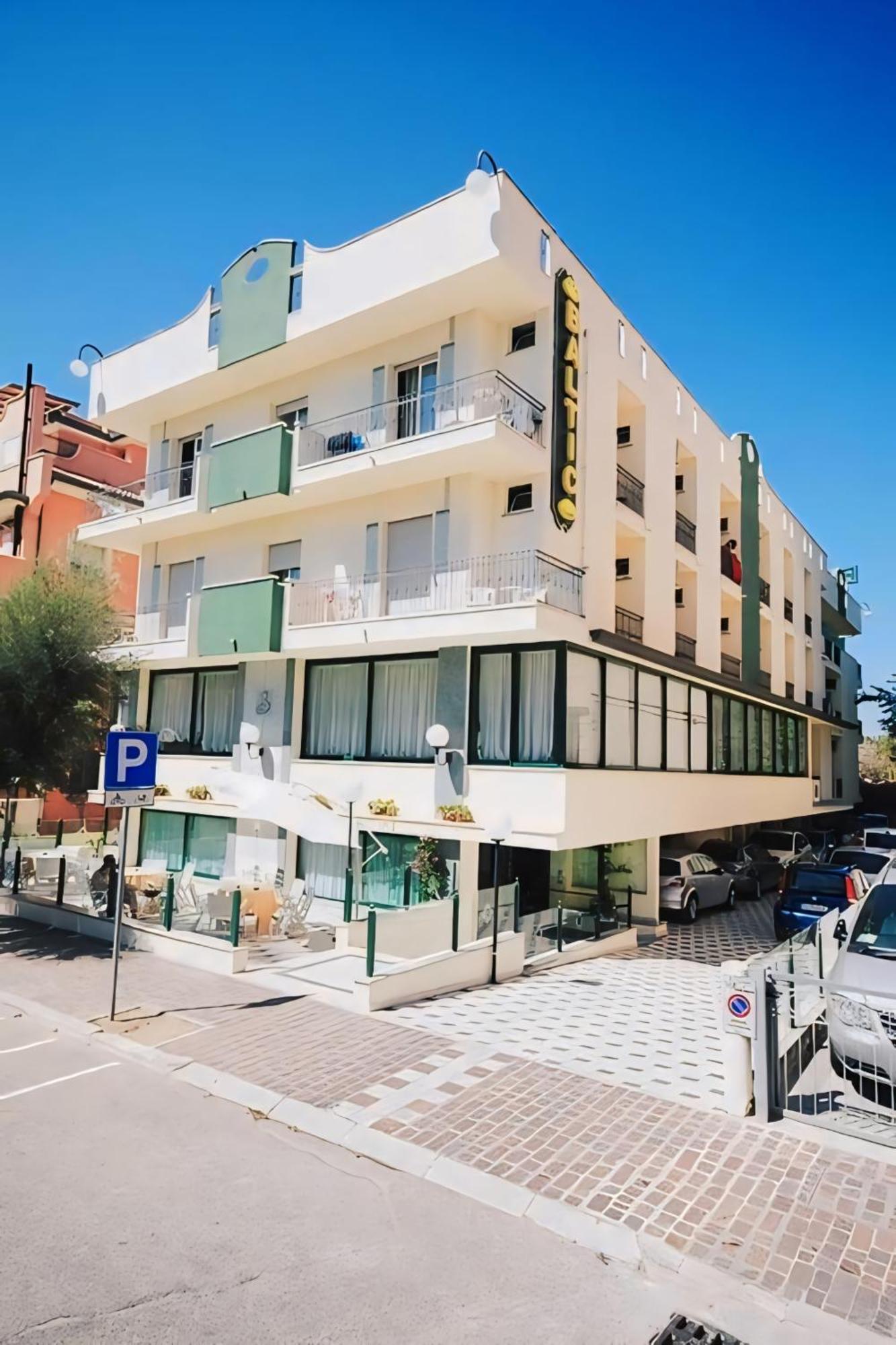 Hotel Baltic Мисано Адриатико Екстериор снимка