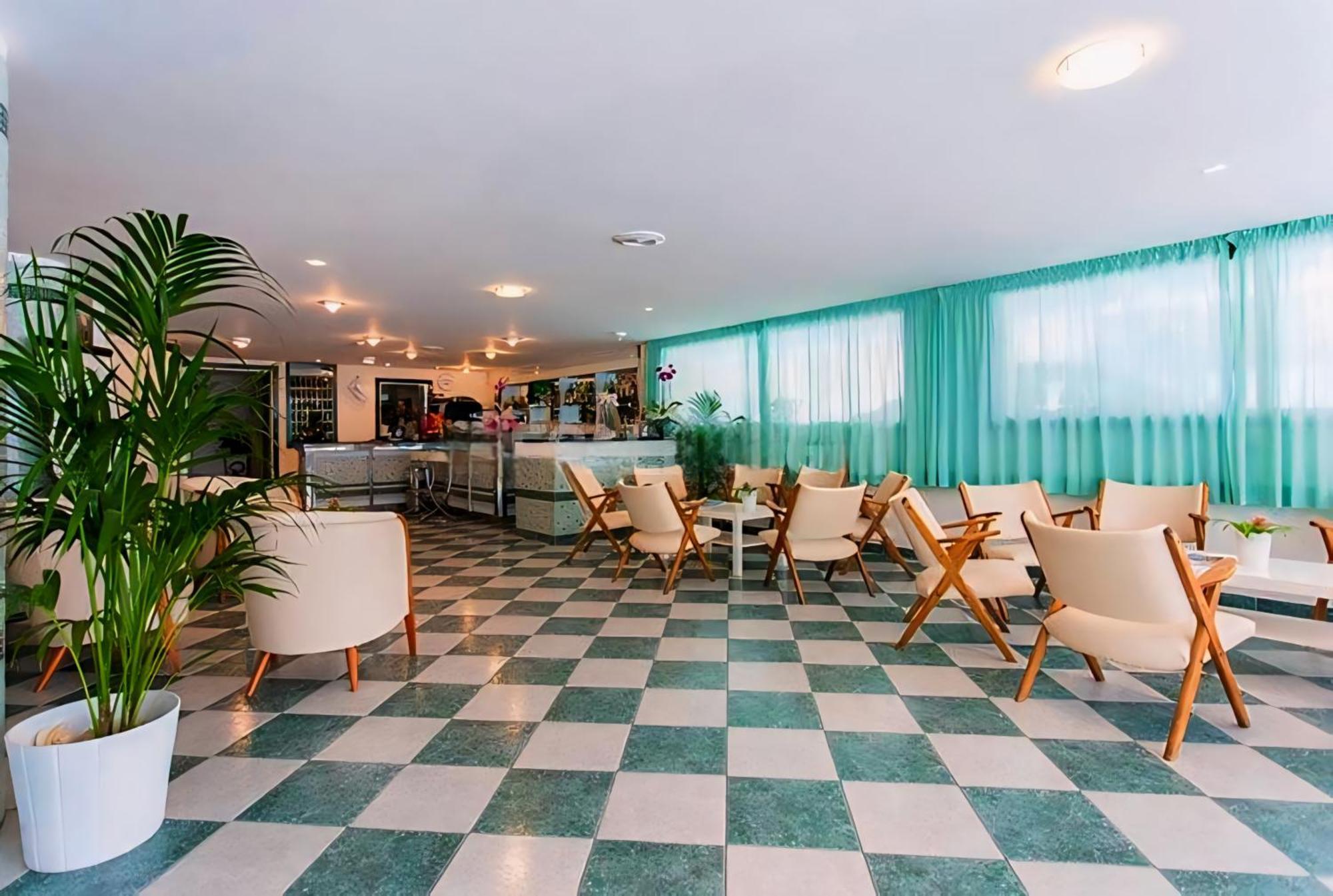 Hotel Baltic Мисано Адриатико Екстериор снимка