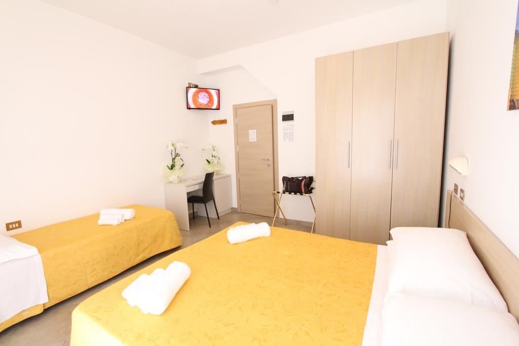 Hotel Baltic Мисано Адриатико Екстериор снимка
