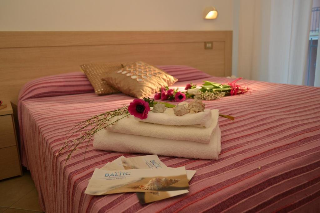 Hotel Baltic Мисано Адриатико Екстериор снимка